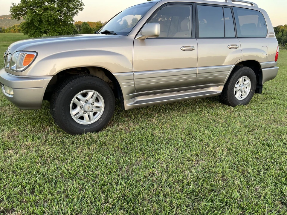 1998 Lexus LX 2nd Gen - Image 27 of 31