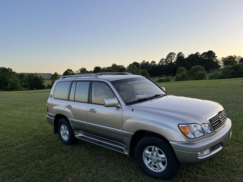 1998 Lexus LX 2nd Gen - Image 15 of 31