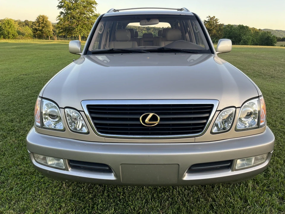 1998 Lexus LX 2nd Gen - Image 11 of 31
