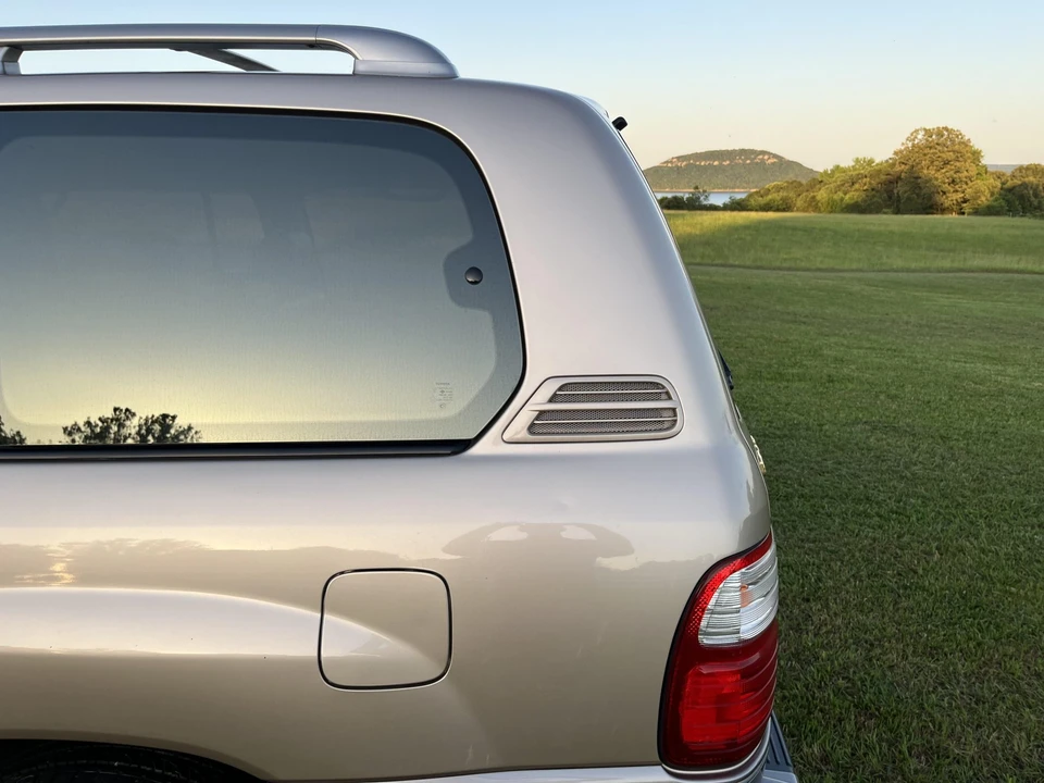 1998 Lexus LX 2nd Gen - Image 29 of 31
