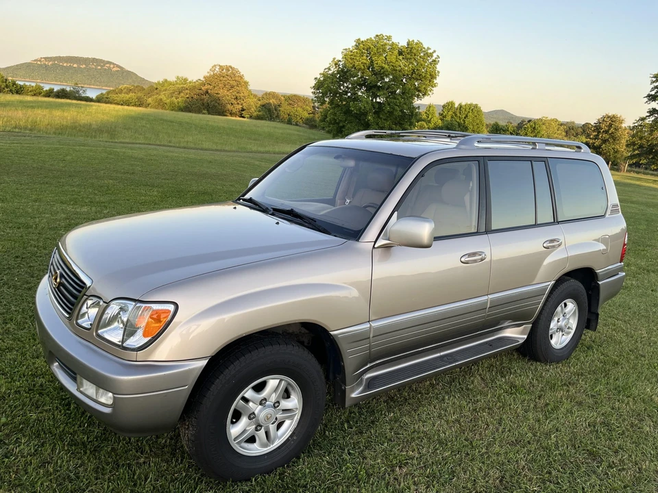 1998 Lexus LX 2nd Gen - Image 4 of 31