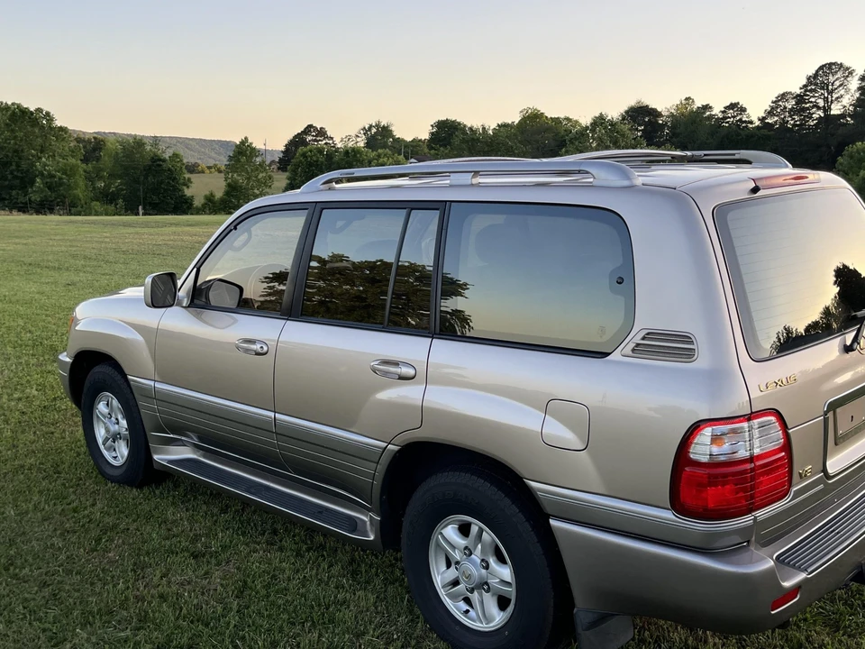 1998 Lexus LX 2nd Gen - Image 26 of 31
