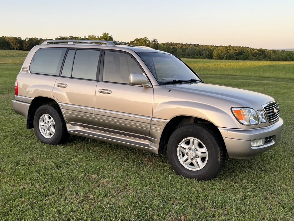 1998 Lexus LX 2nd Gen - Image 19 of 31