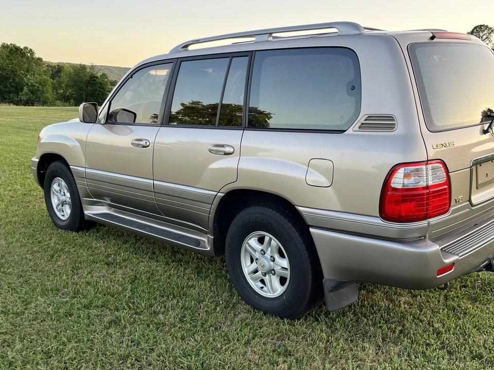1998 Lexus LX 2nd Gen - Image 25 of 31