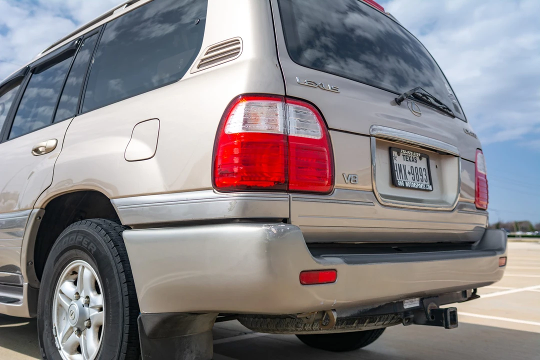 1998 Lexus LX 2nd Gen - Image 14 of 31