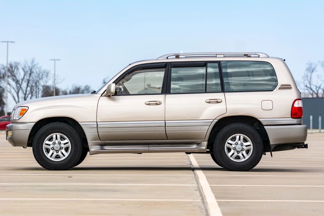 1998 Lexus LX 2nd Gen - Image 3 of 31