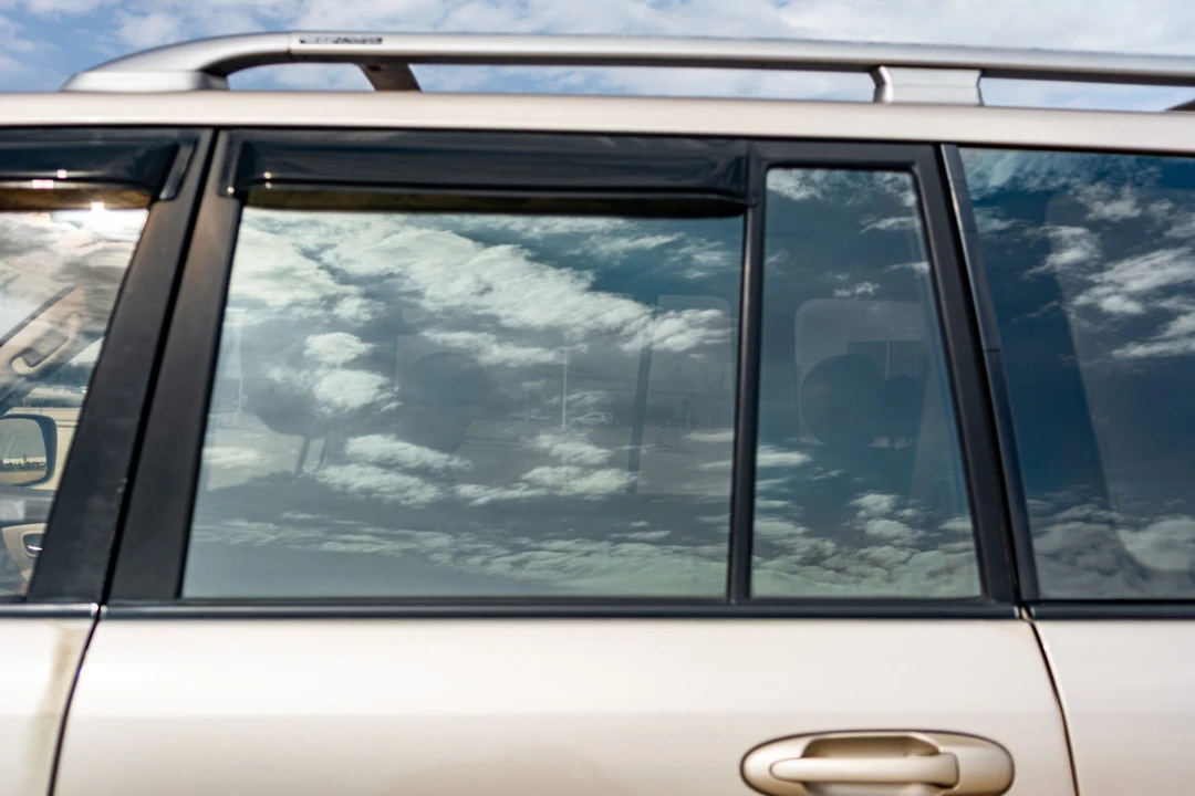 1998 Lexus LX 2nd Gen - Image 12 of 31