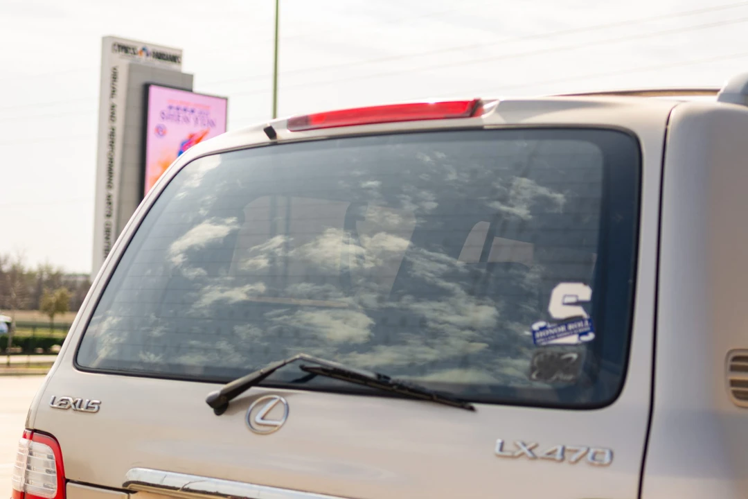 1998 Lexus LX 2nd Gen - Image 15 of 31