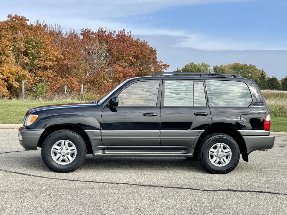 1998 Lexus LX 2nd Gen - Image 9 of 31
