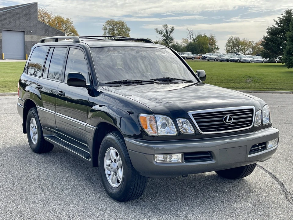 1998 Lexus LX 2nd Gen - Image 15 of 31