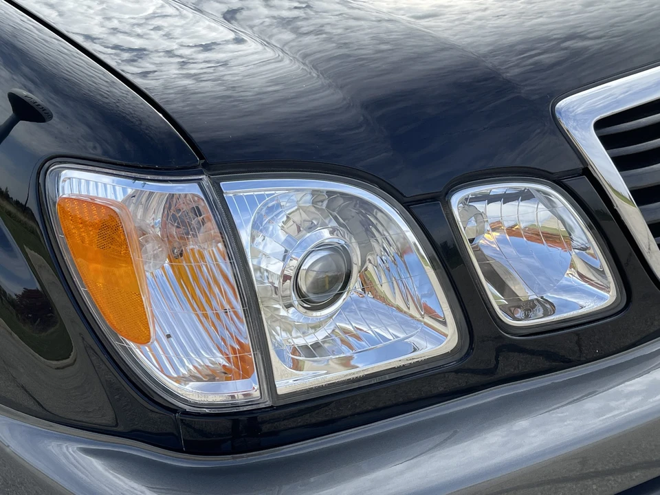 1998 Lexus LX 2nd Gen - Image 21 of 31