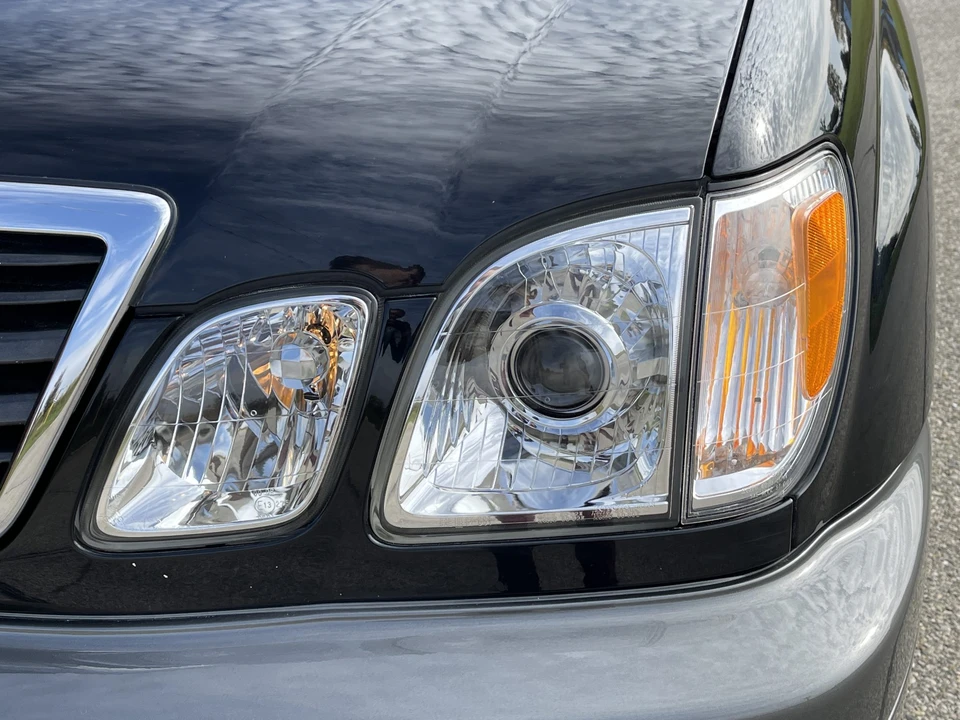 1998 Lexus LX 2nd Gen - Image 19 of 31