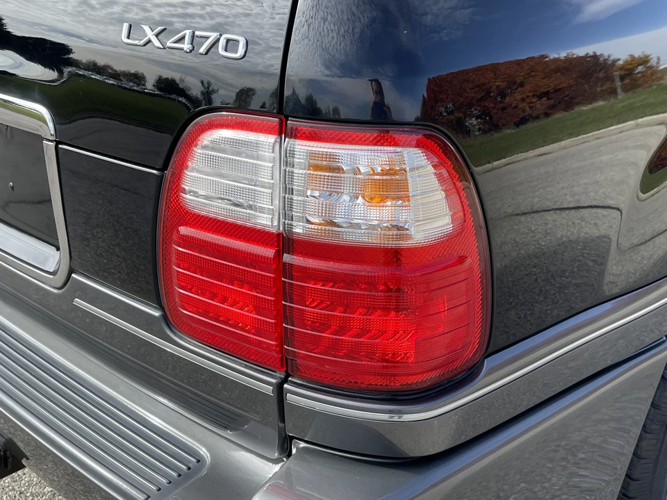 1998 Lexus LX 2nd Gen - Image 26 of 31