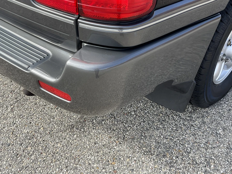 1998 Lexus LX 2nd Gen - Image 28 of 31
