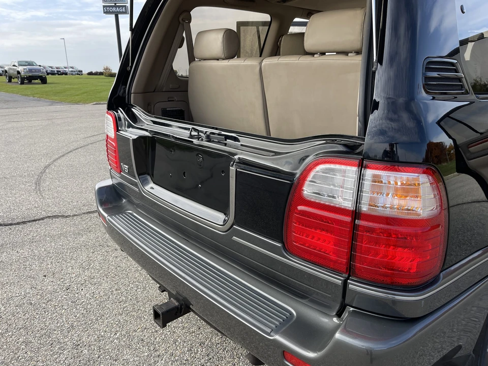 1998 Lexus LX 2nd Gen - Image 30 of 31