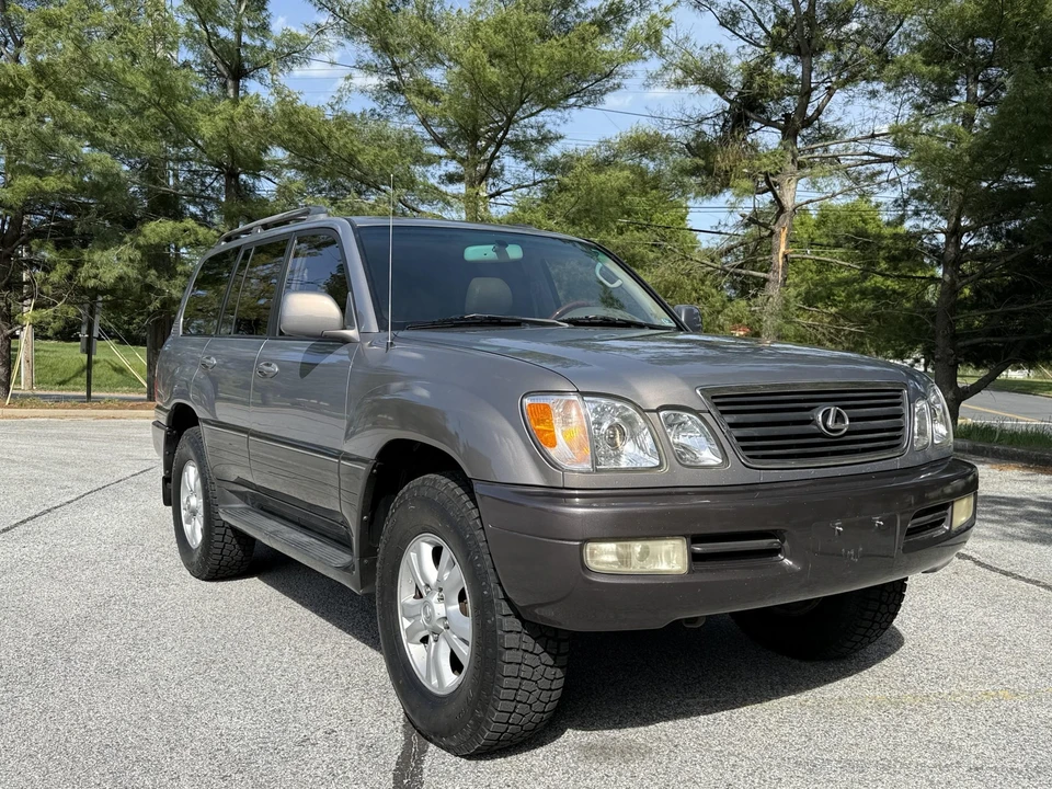 1998 Lexus LX 2nd Gen - Image 3 of 31