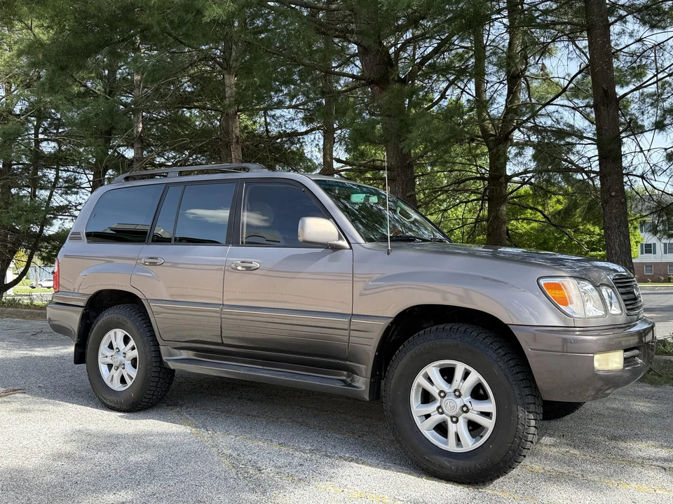1998 Lexus LX 2nd Gen - Image 7 of 31