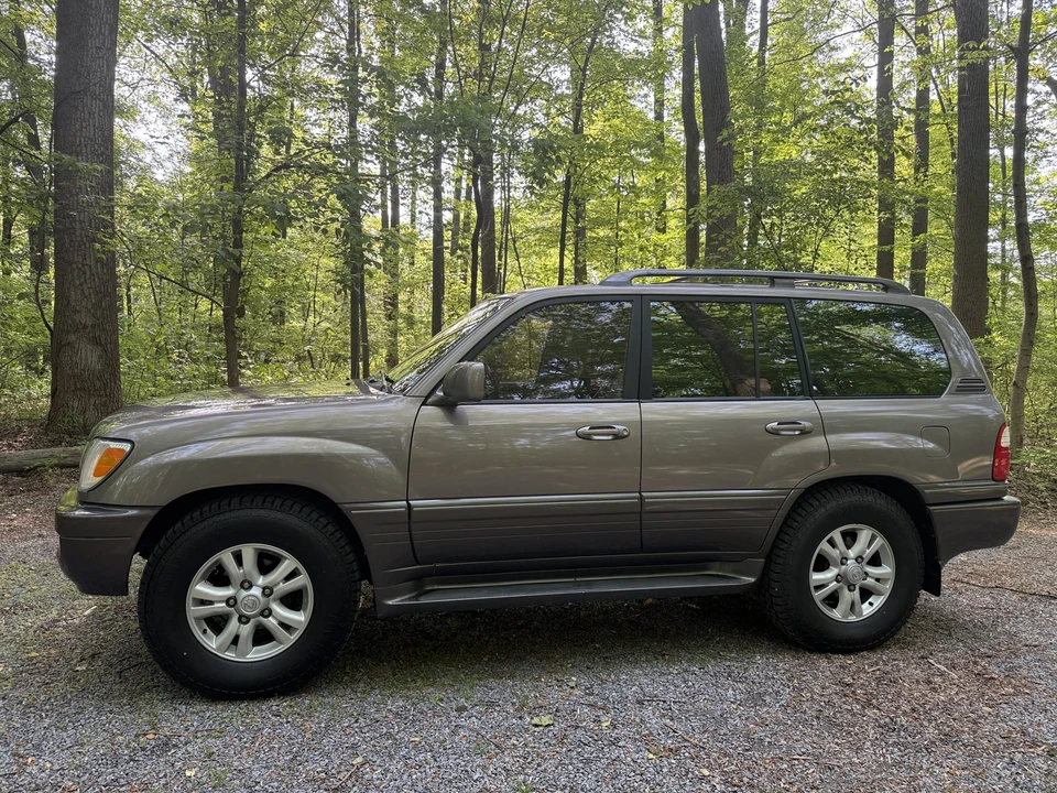 1998 Lexus LX 2nd Gen - Image 21 of 31