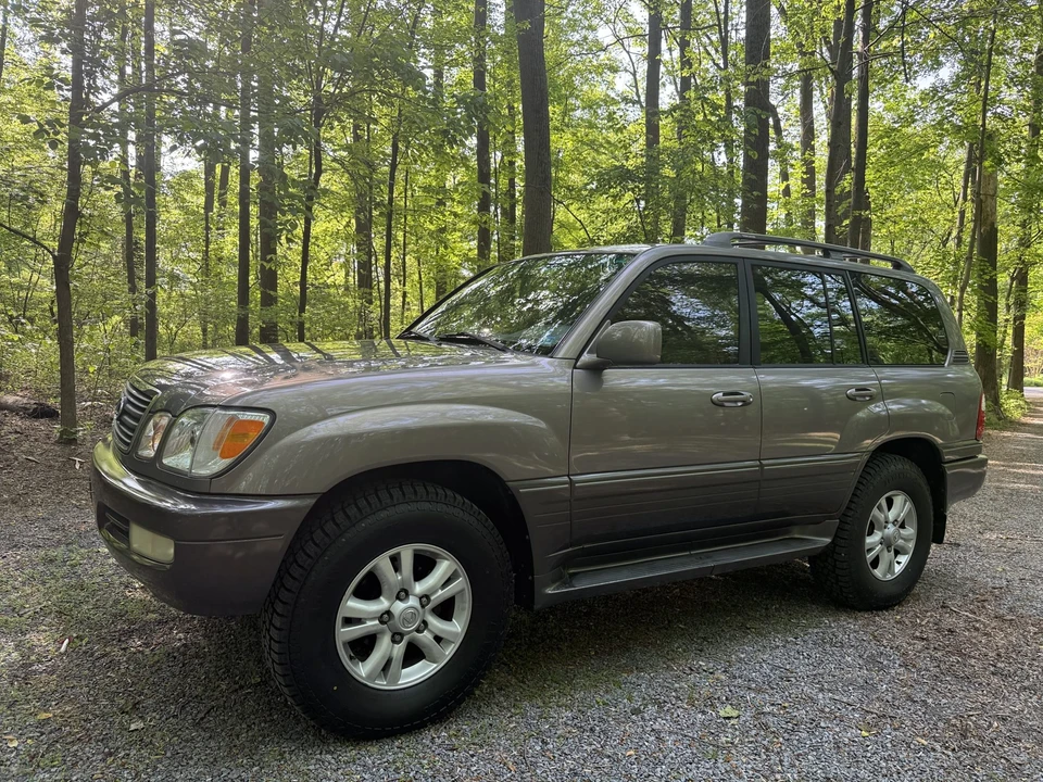 1998 Lexus LX 2nd Gen - Image 23 of 31