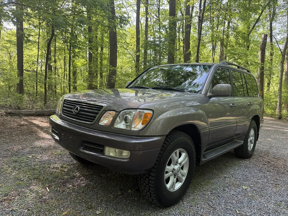 1998 Lexus LX 2nd Gen - Image 26 of 31