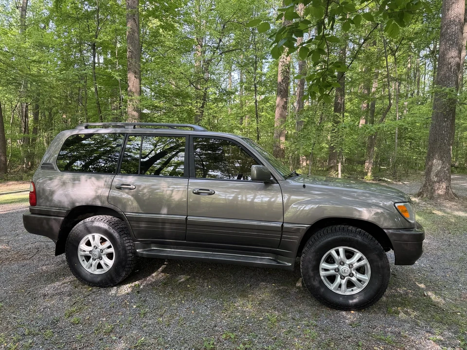 1998 Lexus LX 2nd Gen - Image 9 of 31