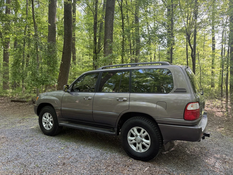 1998 Lexus LX 2nd Gen - Image 19 of 31