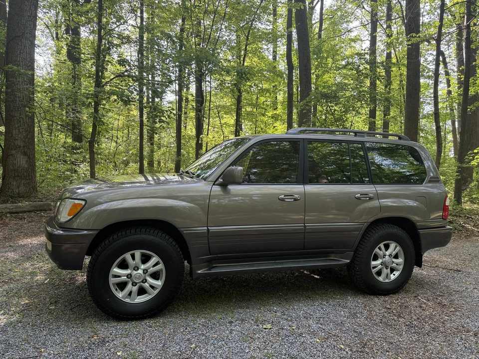 1998 Lexus LX 2nd Gen - Image 22 of 31