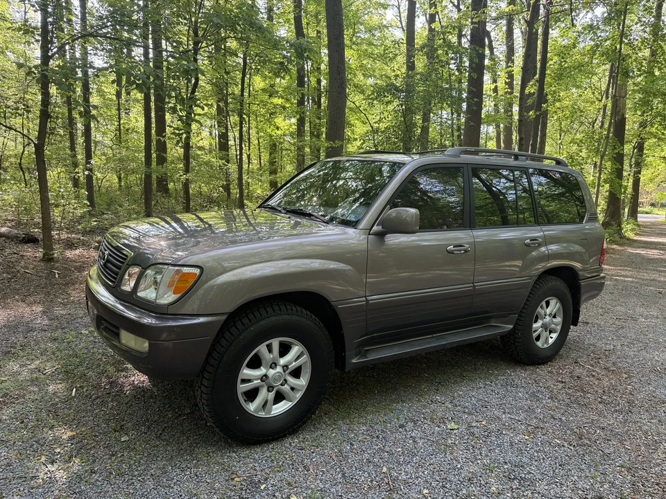 1998 Lexus LX 2nd Gen - Image 24 of 31
