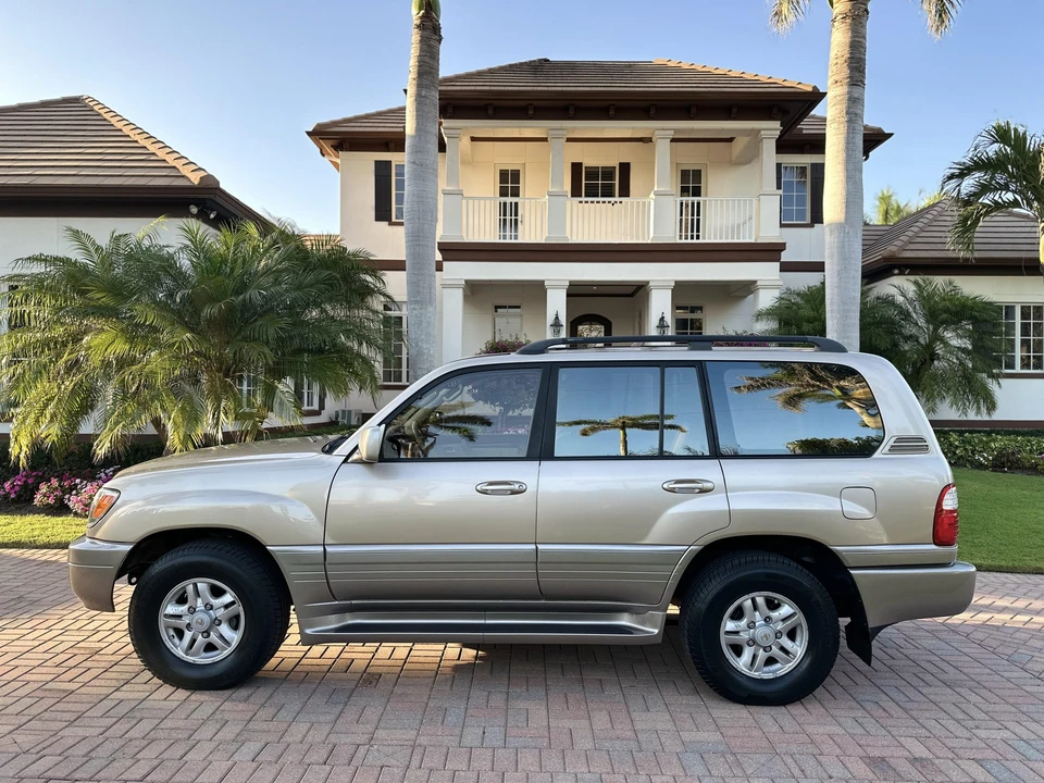 1998 Lexus LX 2nd Gen - Image 25 of 31