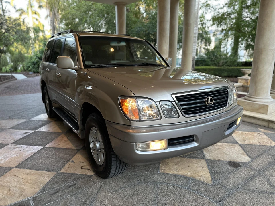 1998 Lexus LX 2nd Gen - Image 5 of 31