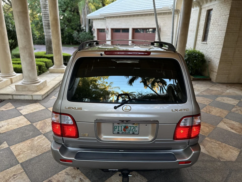 1998 Lexus LX 2nd Gen - Image 18 of 31