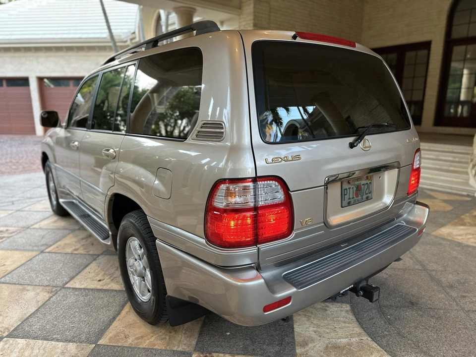 1998 Lexus LX 2nd Gen - Image 21 of 31