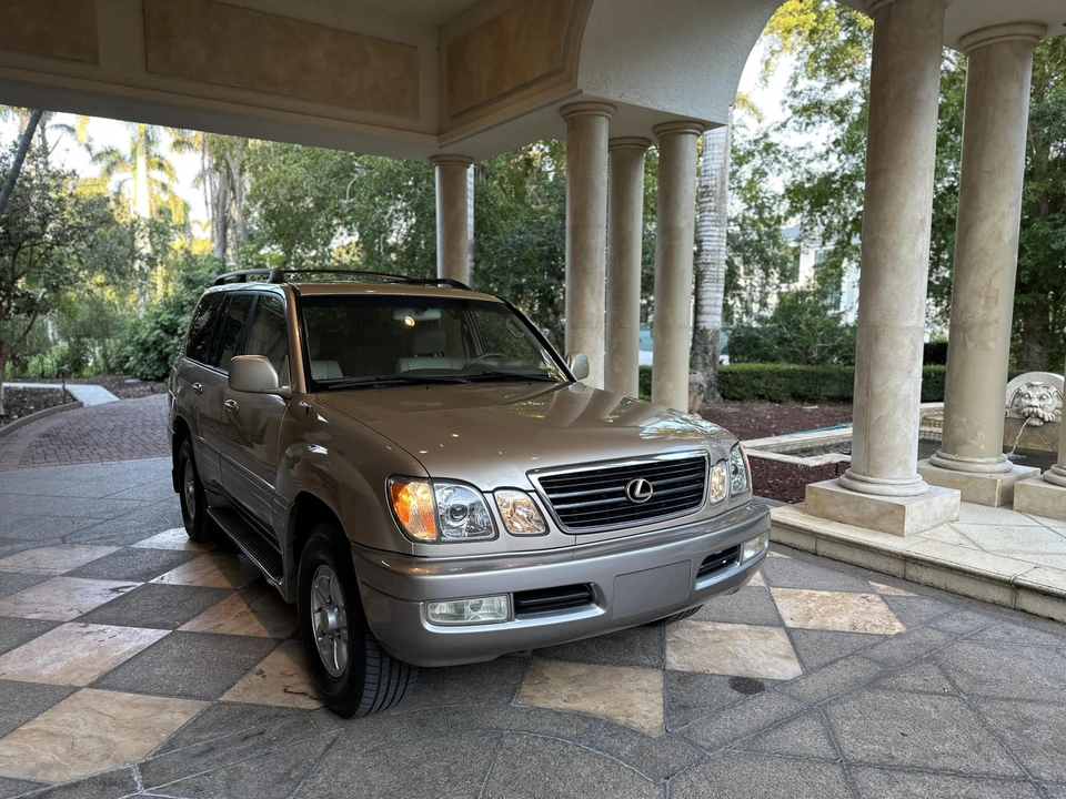 1998 Lexus LX 2nd Gen - Image 3 of 31