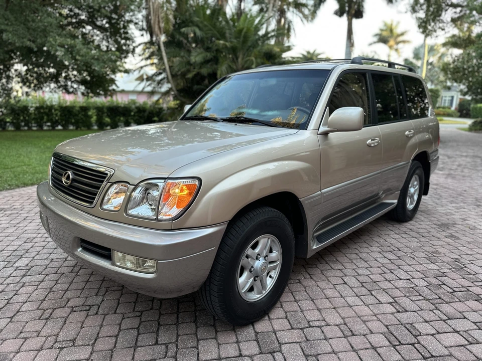 1998 Lexus LX 2nd Gen - Image 29 of 31