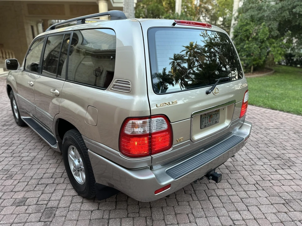 1998 Lexus LX 2nd Gen - Image 22 of 31