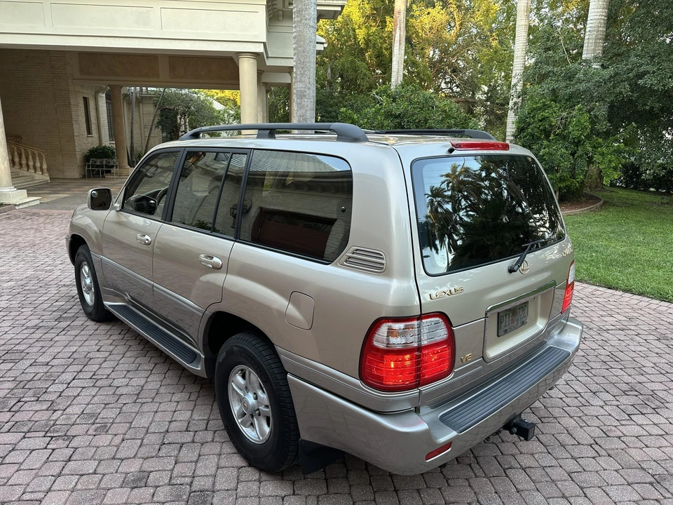 1998 Lexus LX 2nd Gen - Image 24 of 31