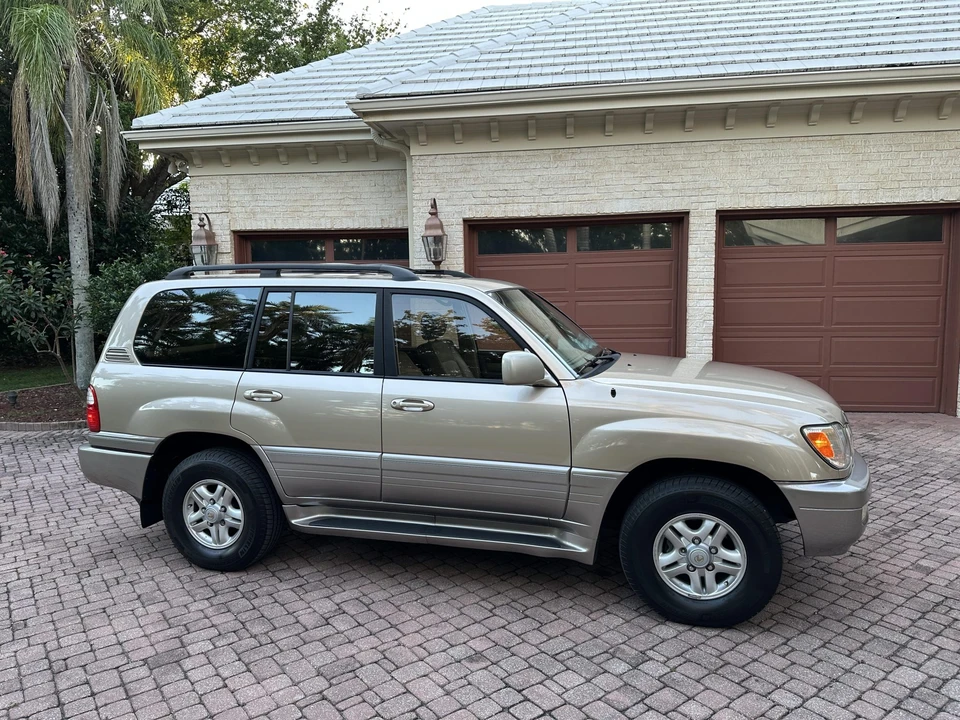 1998 Lexus LX 2nd Gen - Image 10 of 31