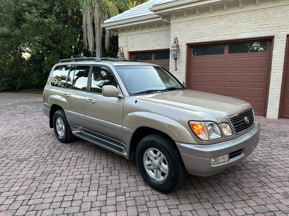 1998 Lexus LX 2nd Gen - Image 9 of 31