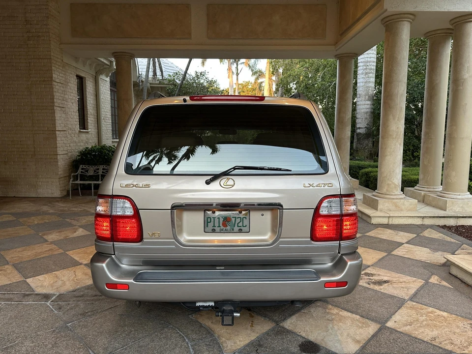 1998 Lexus LX 2nd Gen - Image 19 of 31