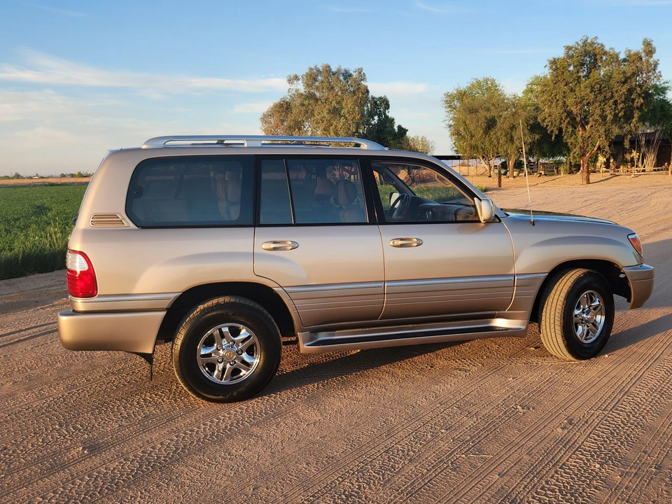 1998 Lexus LX 2nd Gen - Image 10 of 31