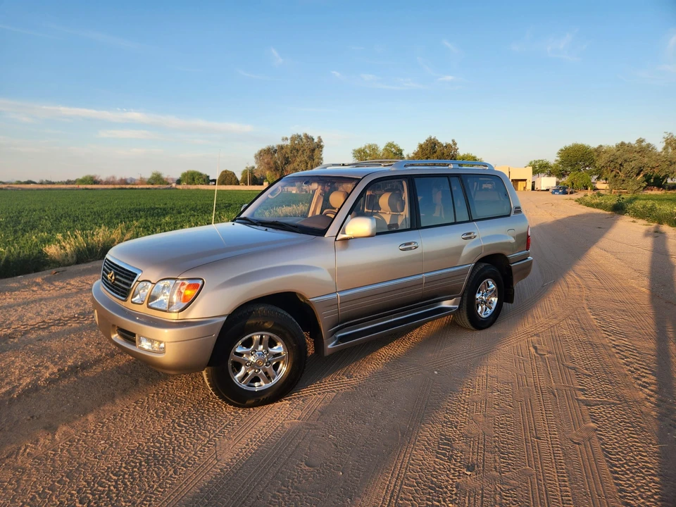 1998 Lexus LX 2nd Gen - Image 21 of 31