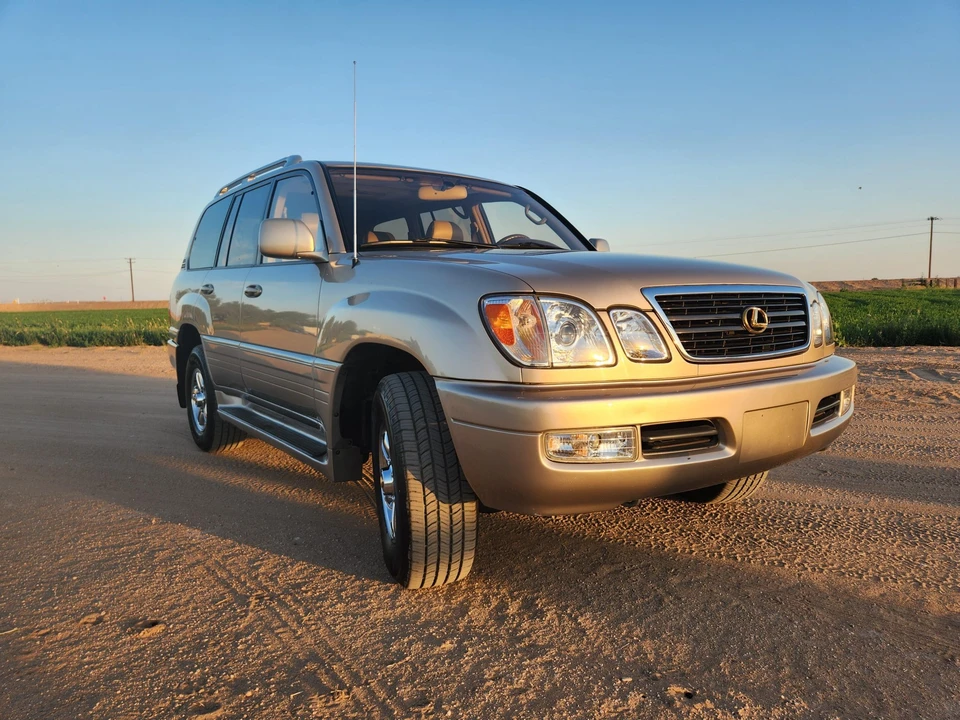 1998 Lexus LX 2nd Gen - Image 3 of 31