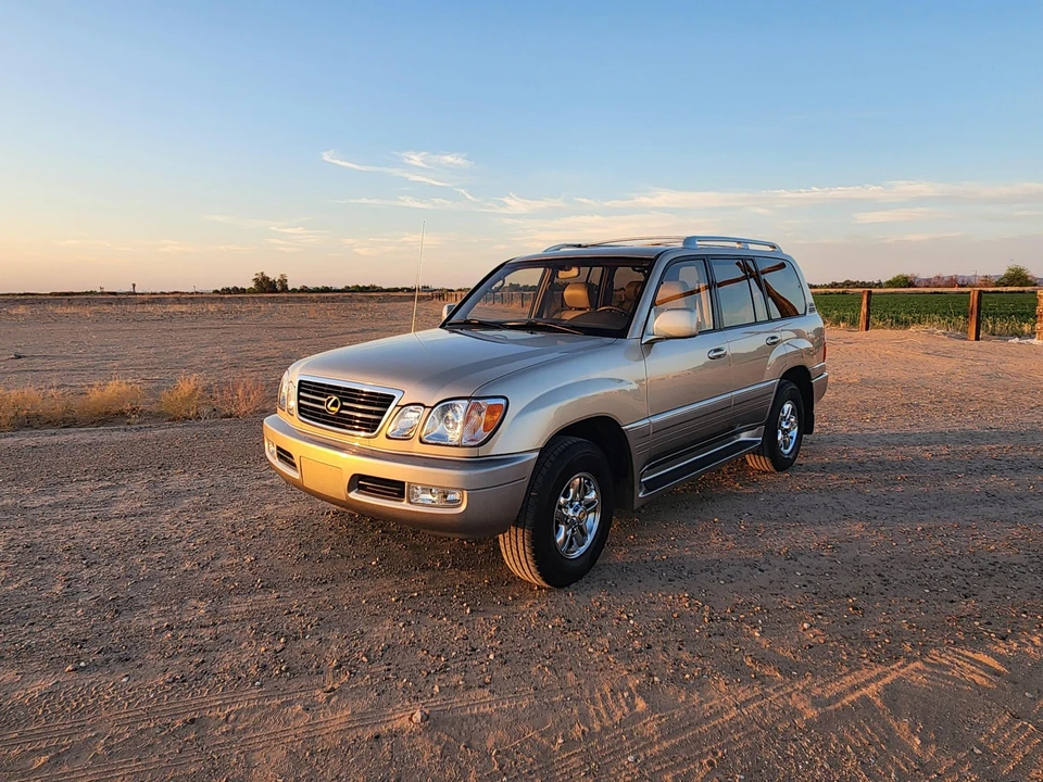1998 Lexus LX 2nd Gen - Image 22 of 31