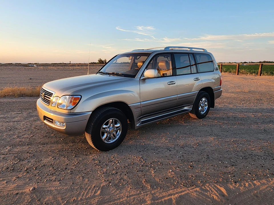 1998 Lexus LX 2nd Gen - Image 19 of 31