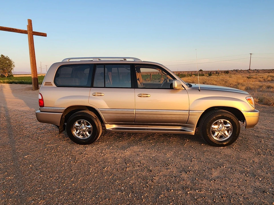 1998 Lexus LX 2nd Gen - Image 9 of 31