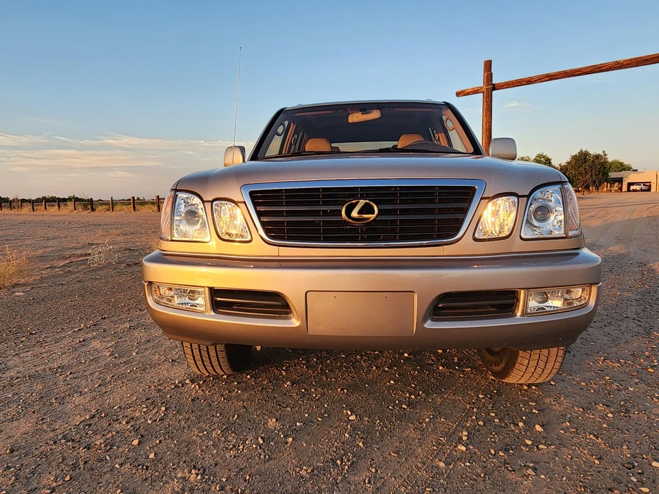 1998 Lexus LX 2nd Gen - Image 26 of 31
