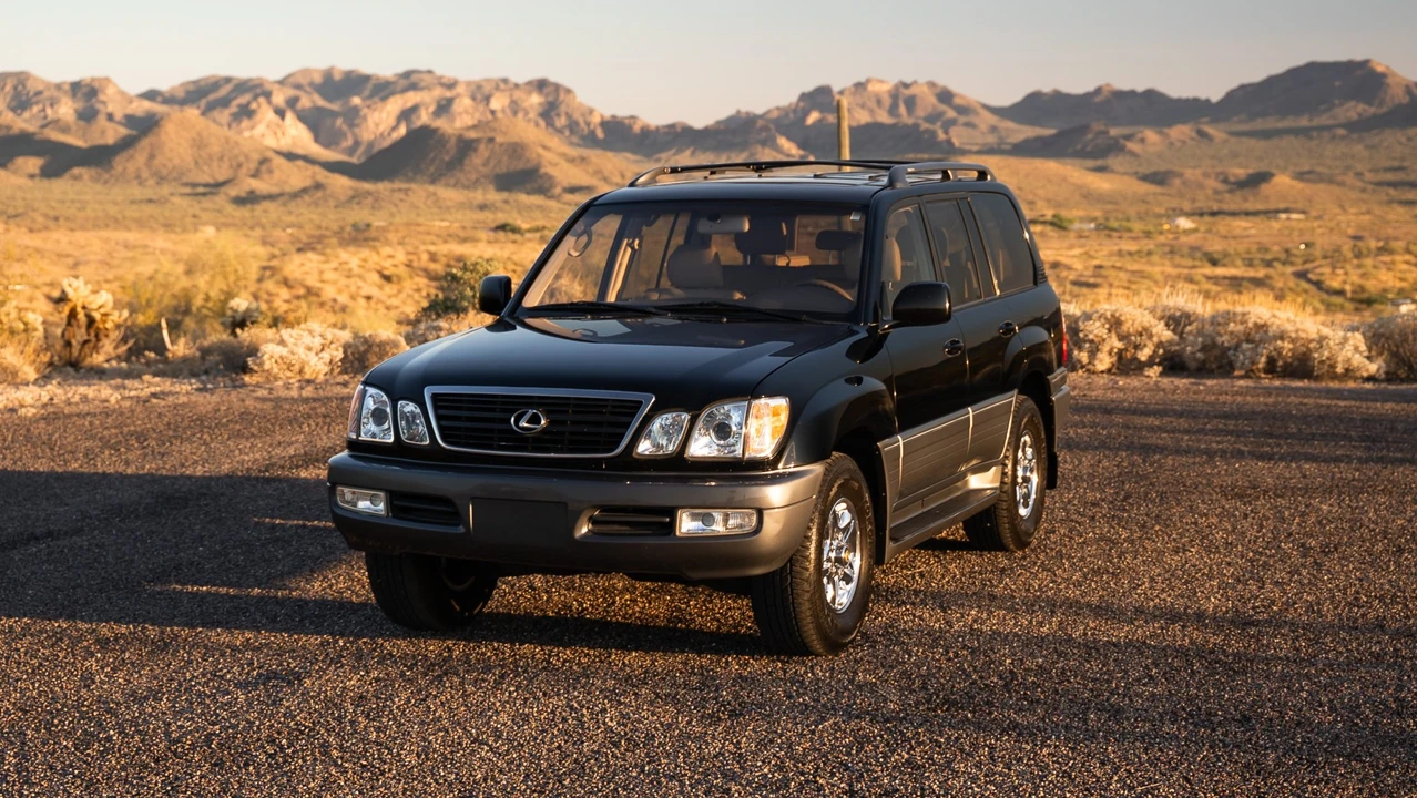 1998 Lexus LX 2nd Gen - Image 13 of 31