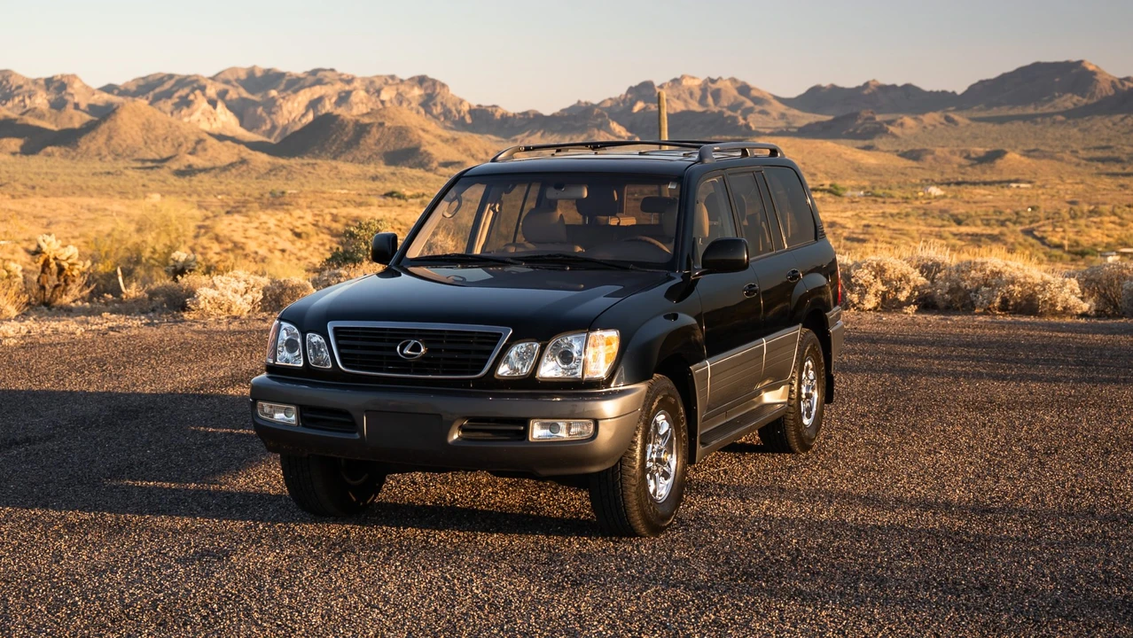 1998 Lexus LX 2nd Gen - Image 14 of 31