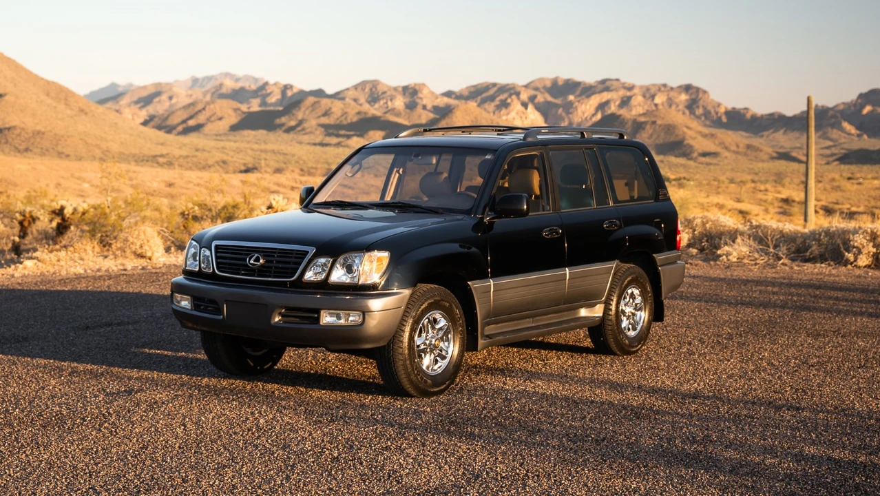 1998 Lexus LX 2nd Gen - Image 15 of 31