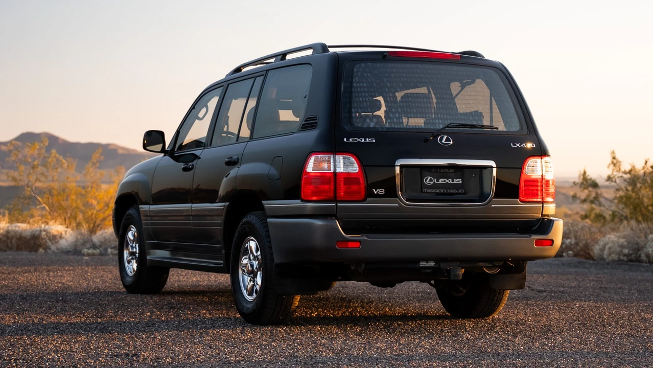 1998 Lexus LX 2nd Gen - Image 30 of 31